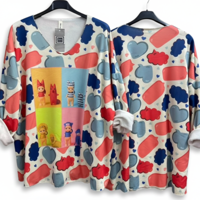 Suéter pop art con personajes y estampado de corazones de colores