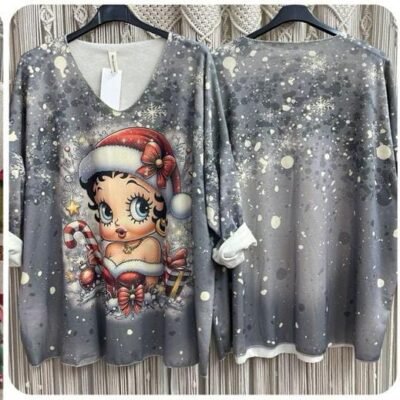Suéter gris de Betty Boop navideña con traje de Santa Claus y bastón de caramelo