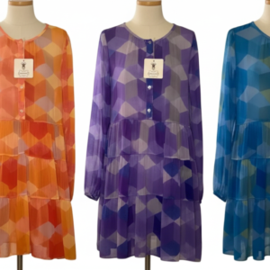 Tres variantes de vestido corto estampado psicodélico en colores naranja, morado y azul.